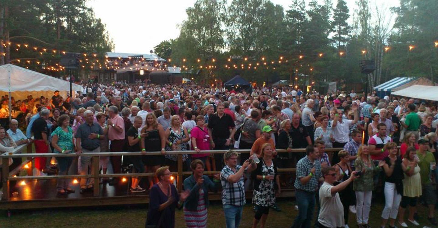 Festivaaliyleisö Viking Motelilla